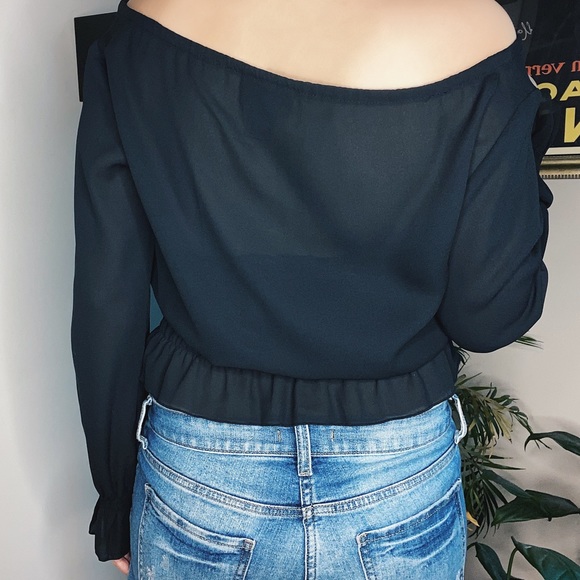 Notations Co. Black blouse with ruffle detailing - Picture 2 of 10
